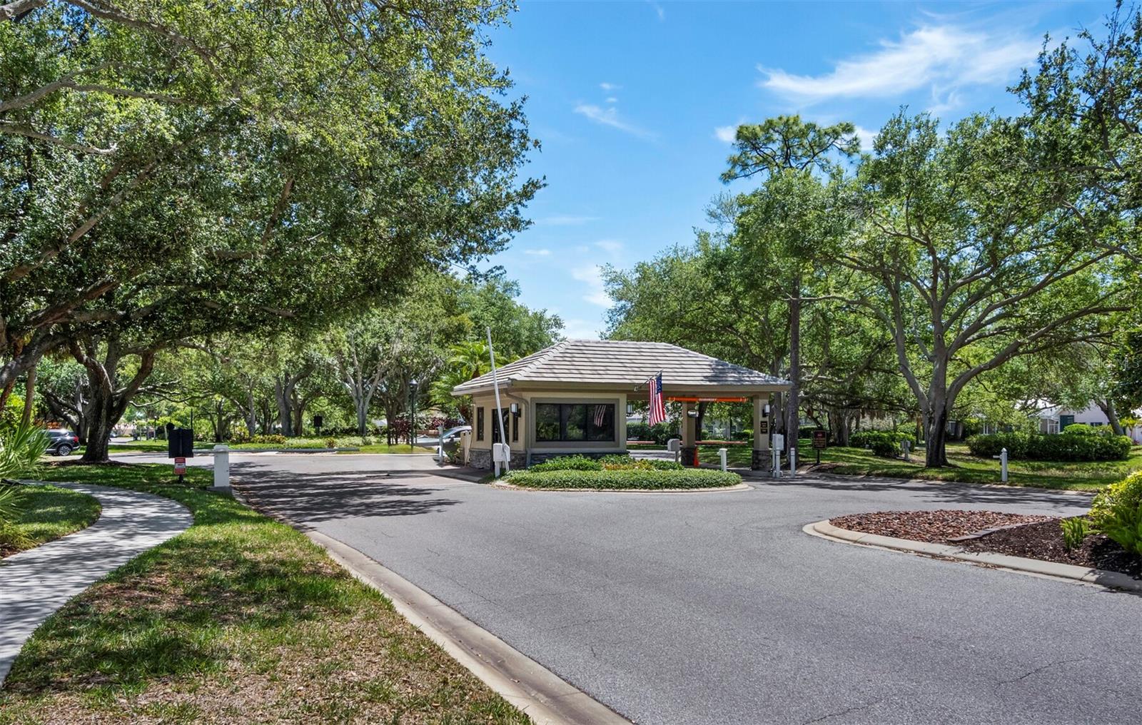 8615 WOODBRIAR DR, SARASOTA, FL, 34238