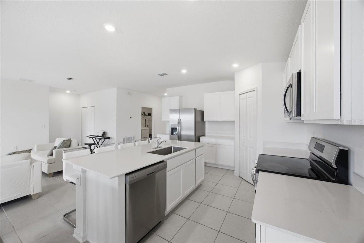 2350 MCKINLEY DR, LAKE WALES, FL, 33853