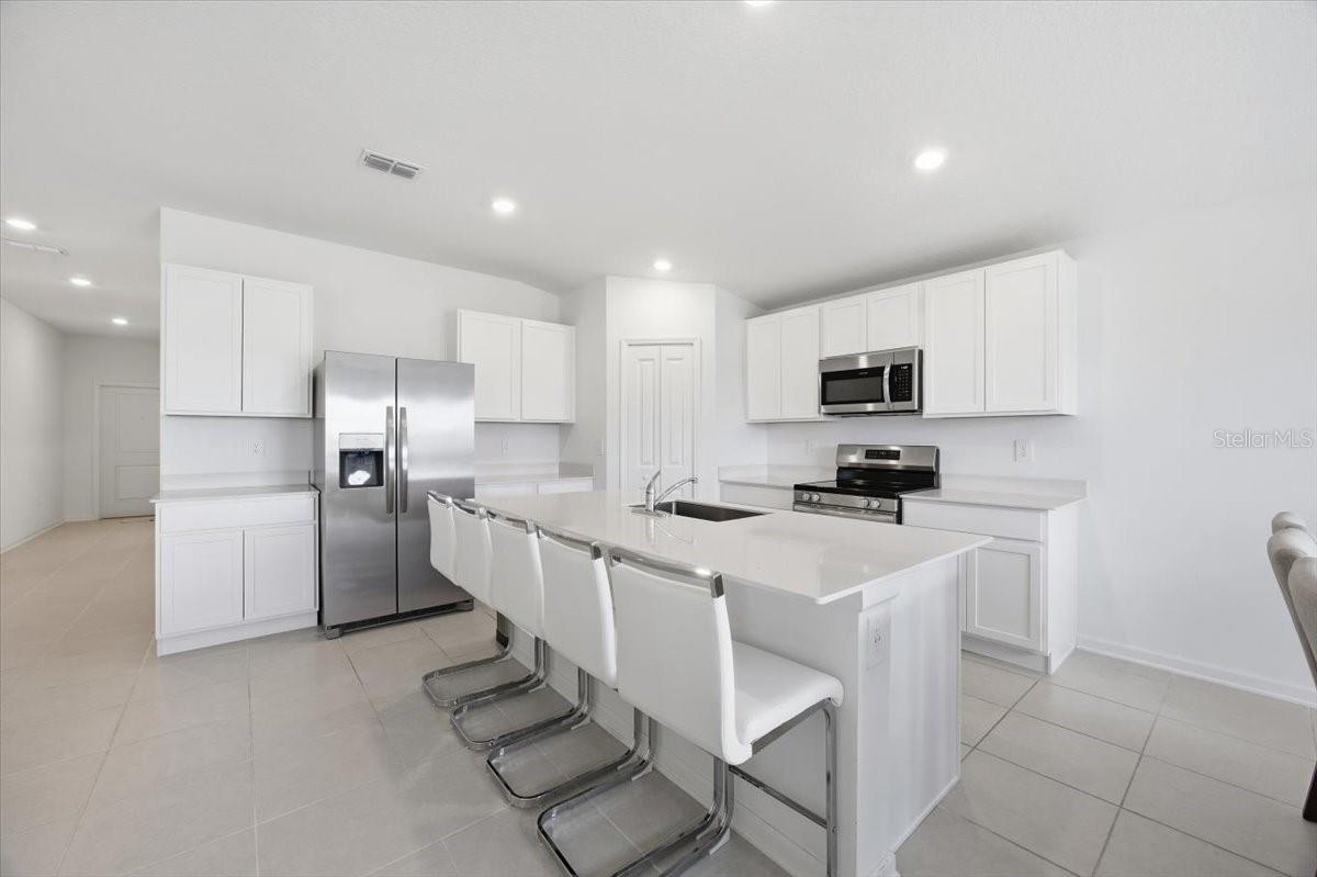 2350 MCKINLEY DR, LAKE WALES, FL, 33853