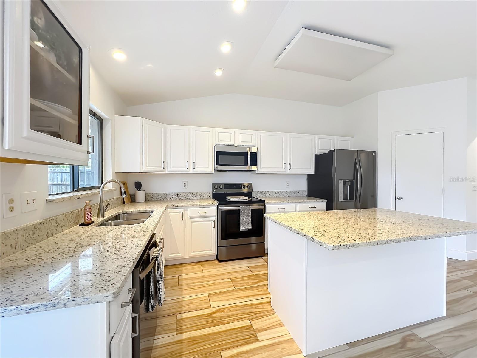 637 STARSTONE DR, LAKE MARY, FL, 32746