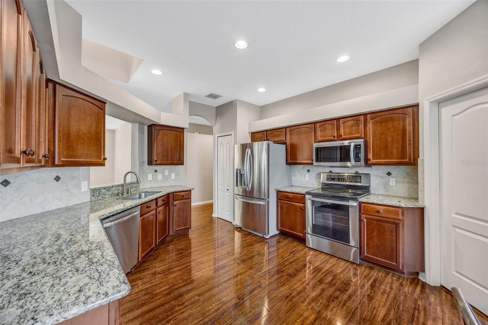 4017 WATERVILLE AVE, WESLEY CHAPEL, FL, 33543