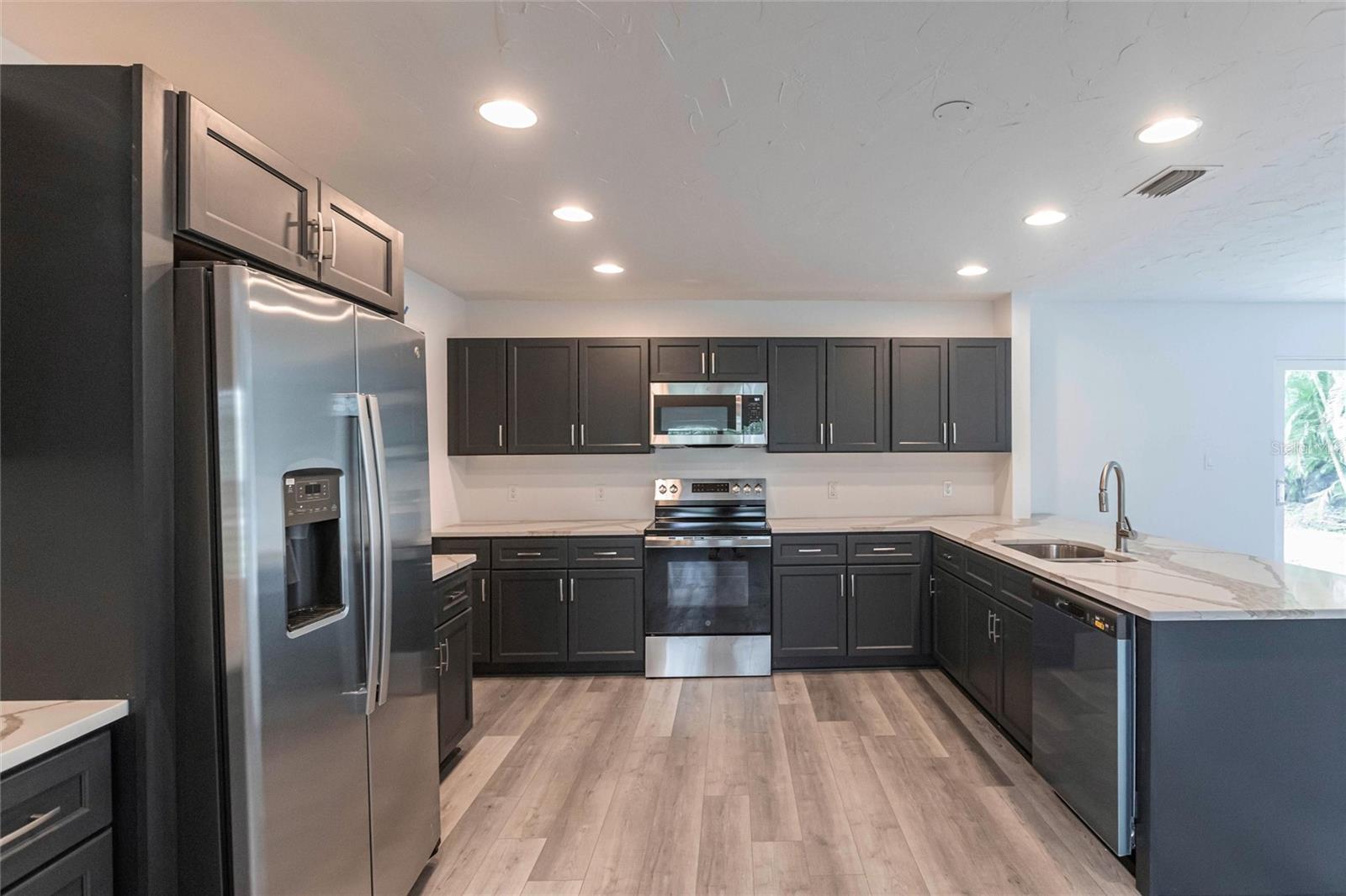 326 W GRACE ST, PUNTA GORDA, FL, 33950