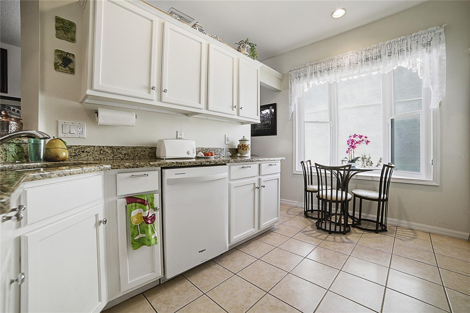 934 DEKLEVA DR, APOPKA, FL, 32712