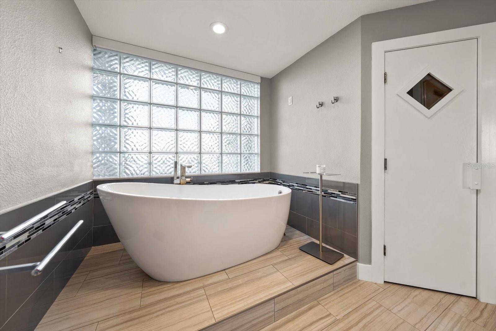 1560 GULF BLVD #304, CLEARWATER, FL, 33767