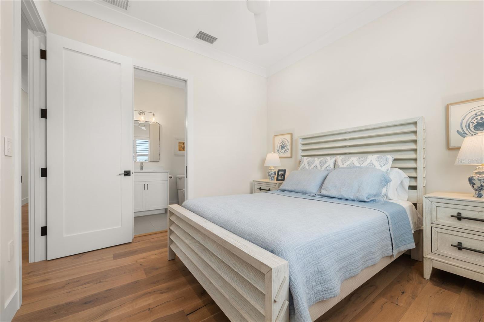 1815 S LAKE SHORE DR, SARASOTA, FL, 34231