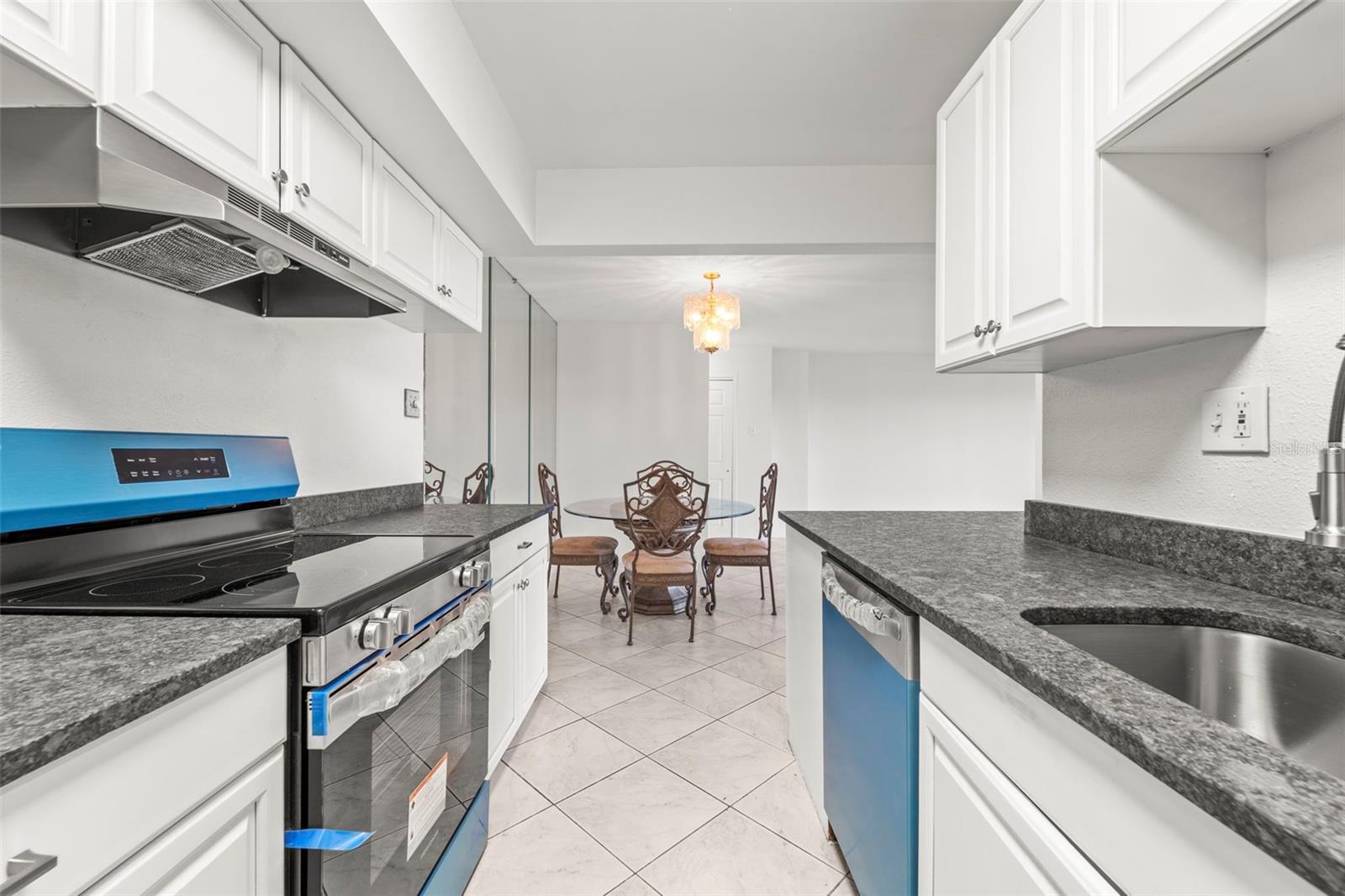 10355 PARADISE BLVD #403, TREASURE ISLAND, FL, 33706