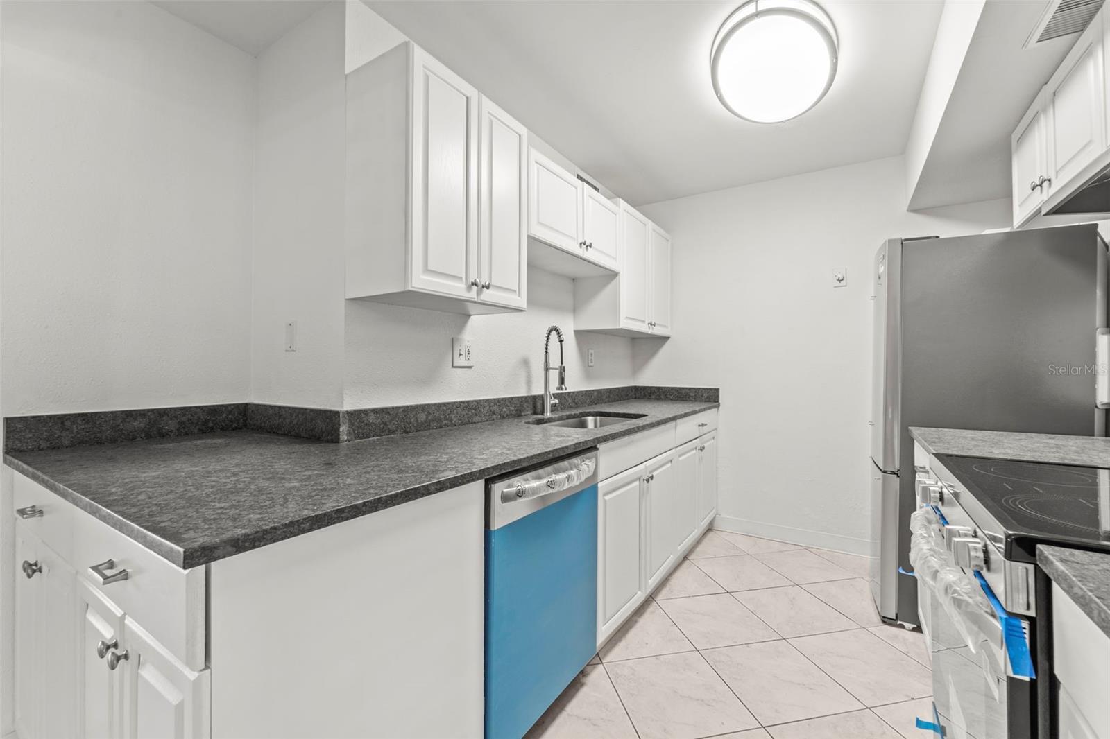 10355 PARADISE BLVD #403, TREASURE ISLAND, FL, 33706