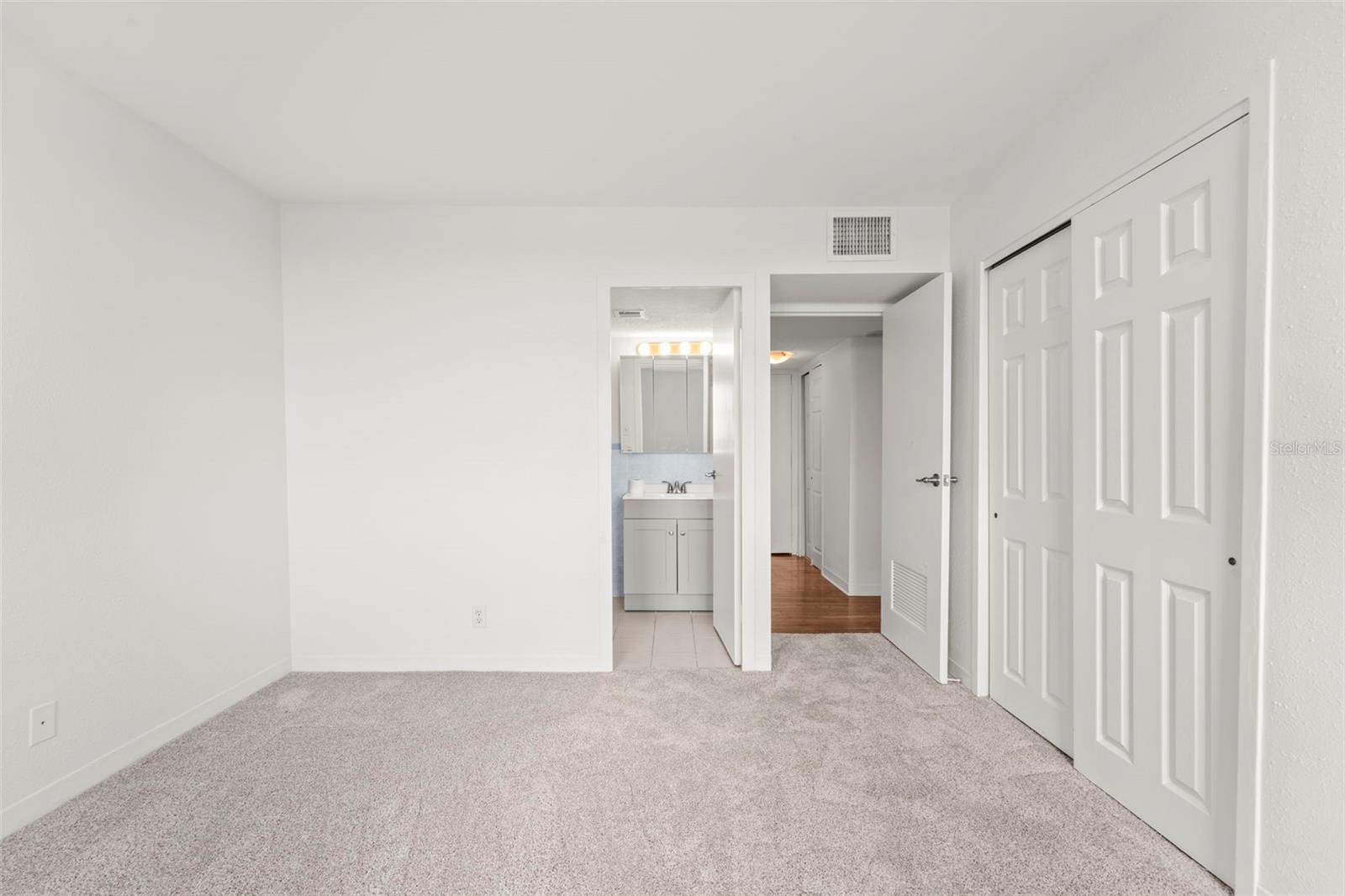 10355 PARADISE BLVD #403, TREASURE ISLAND, FL, 33706