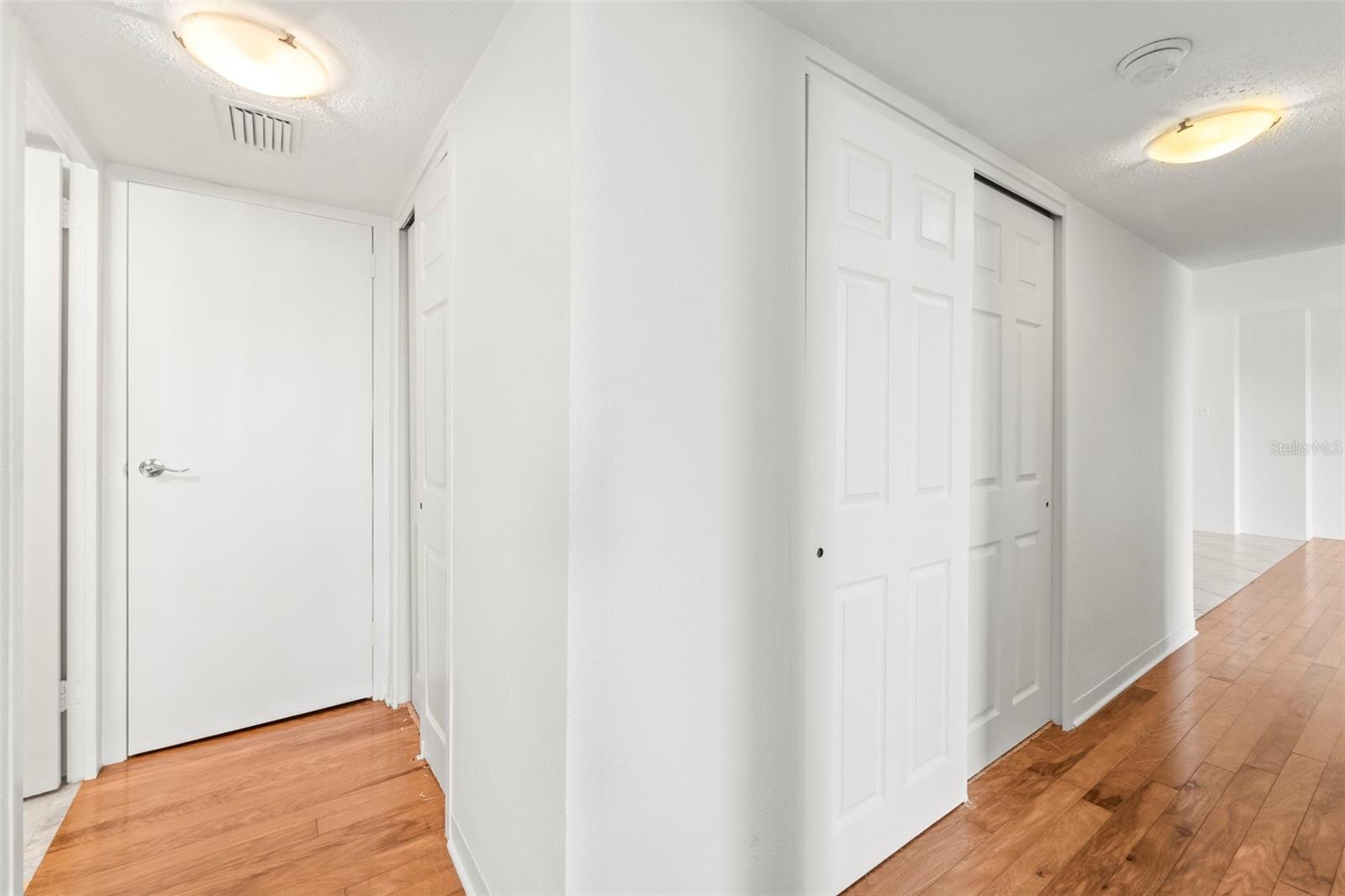 10355 PARADISE BLVD #403, TREASURE ISLAND, FL, 33706