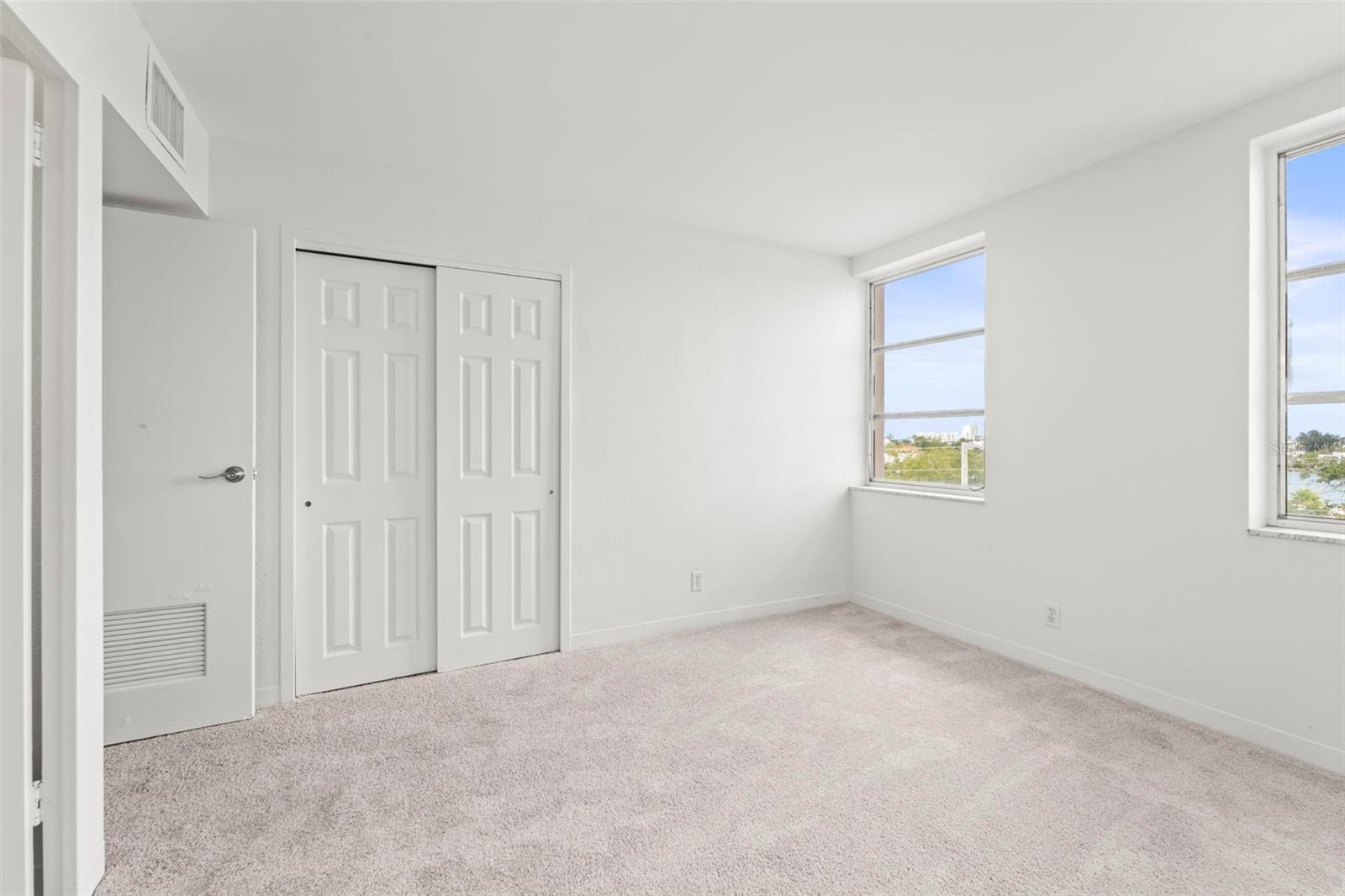 10355 PARADISE BLVD #403, TREASURE ISLAND, FL, 33706