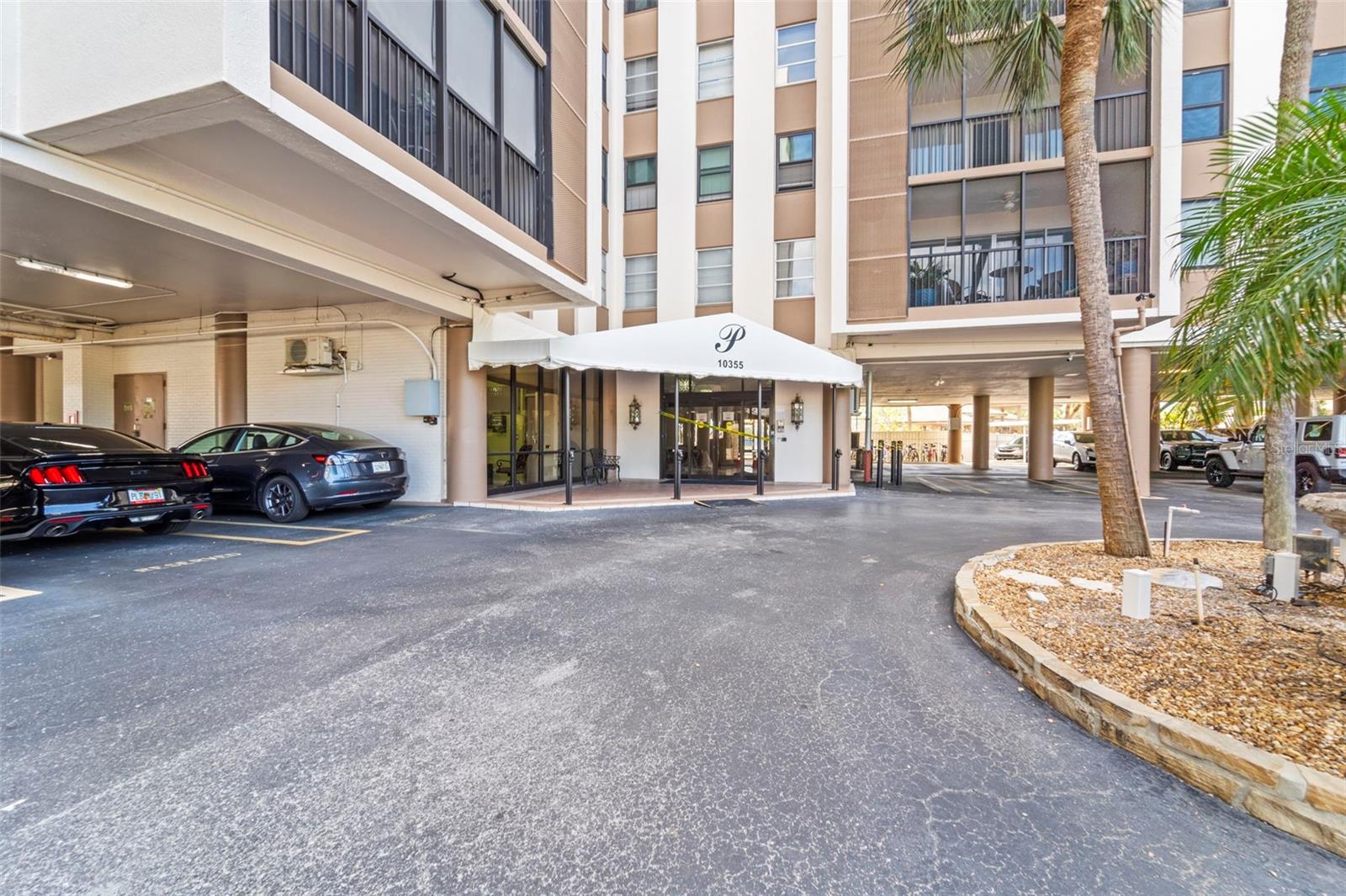 10355 PARADISE BLVD #403, TREASURE ISLAND, FL, 33706