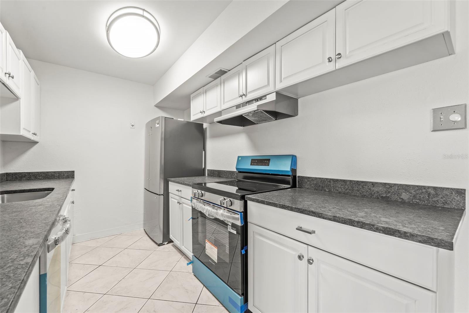 10355 PARADISE BLVD #403, TREASURE ISLAND, FL, 33706