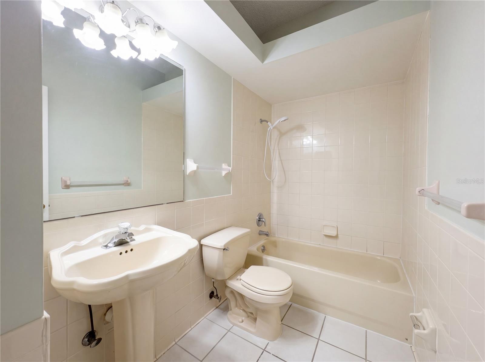 2051 ELKCAM BLVD, DELTONA, FL, 32725