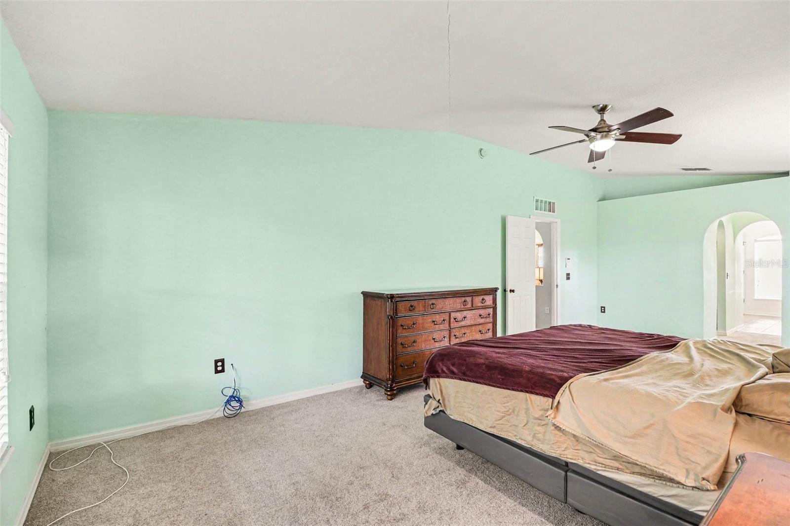 100 FESTIVE CT, CHULUOTA, FL, 32766