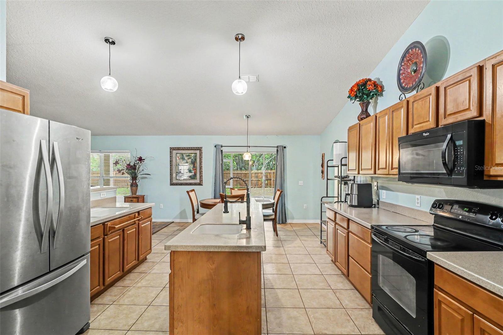 100 FESTIVE CT, CHULUOTA, FL, 32766