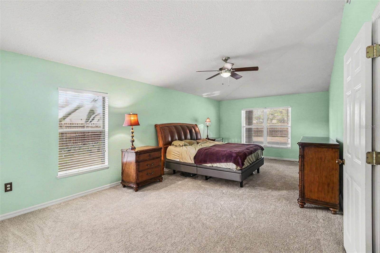 100 FESTIVE CT, CHULUOTA, FL, 32766