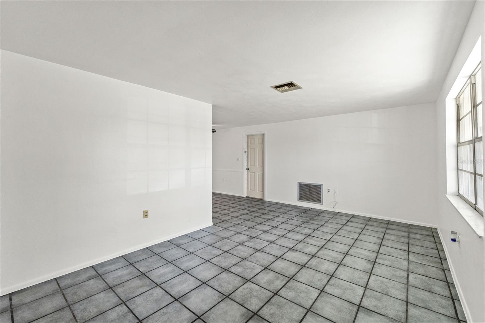 1050 SAXON LN, HOLIDAY, FL, 34691