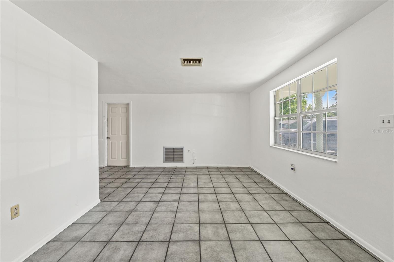 1050 SAXON LN, HOLIDAY, FL, 34691