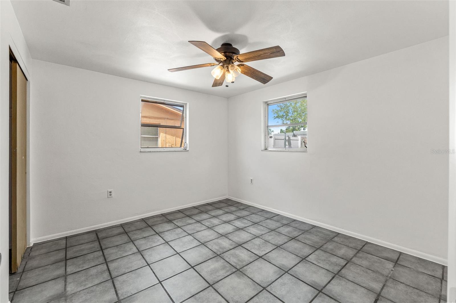 1050 SAXON LN, HOLIDAY, FL, 34691