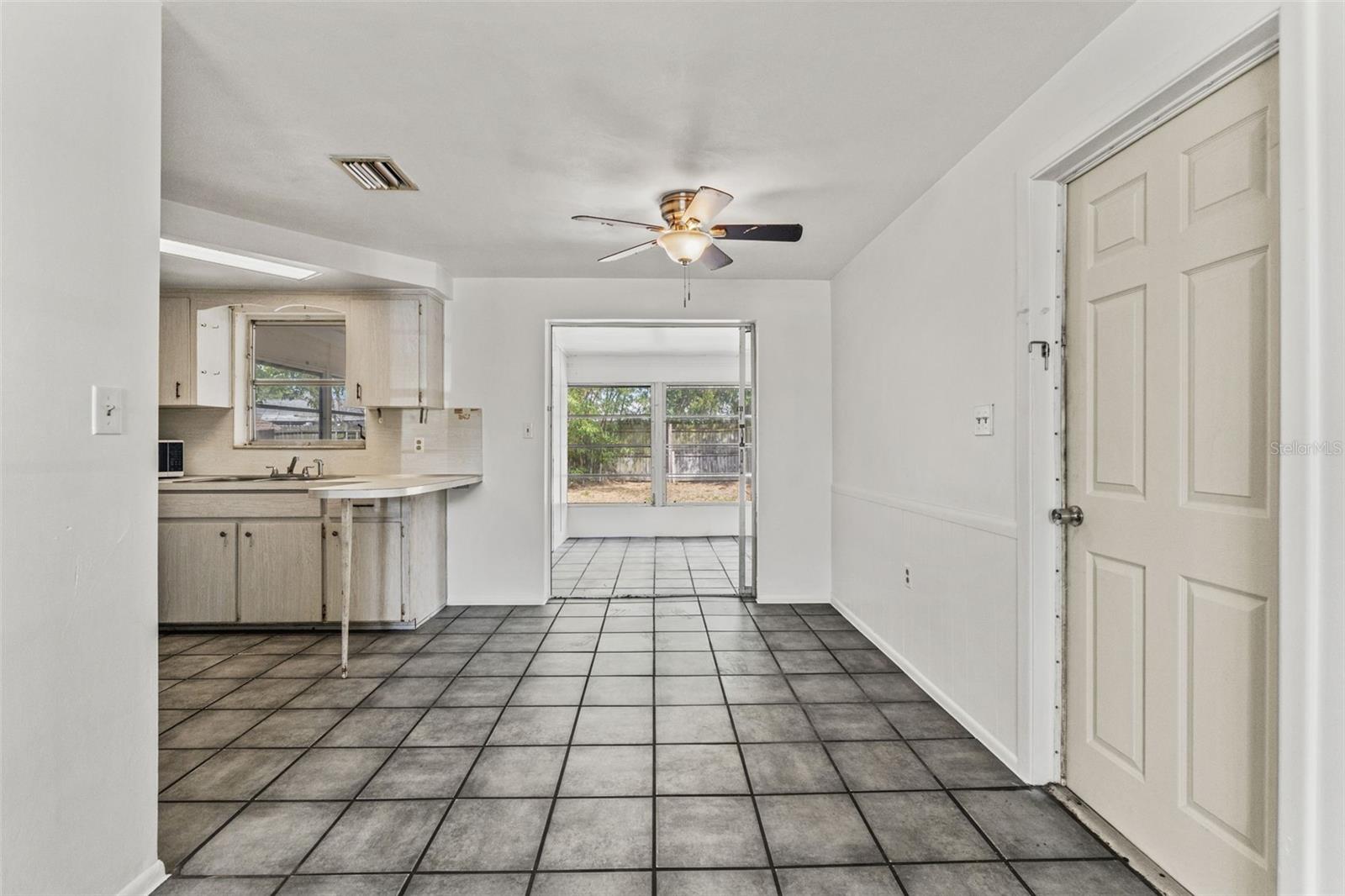 1050 SAXON LN, HOLIDAY, FL, 34691