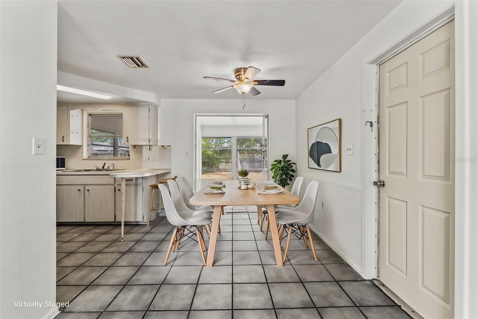 1050 SAXON LN, HOLIDAY, FL, 34691