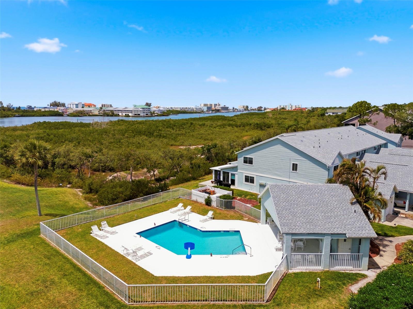 9438 TARA CAY CT #27, SEMINOLE, FL, 33776