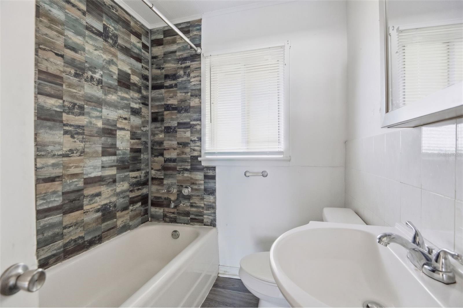 1110 27TH AVE W, BRADENTON, FL, 34205