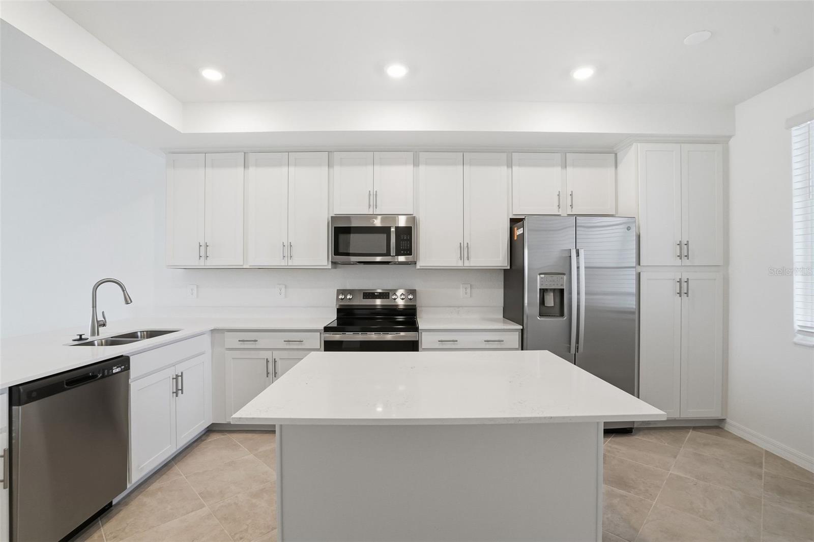 19116 SCALLOP LOOP #305, LAKEWOOD RANCH, FL, 34211