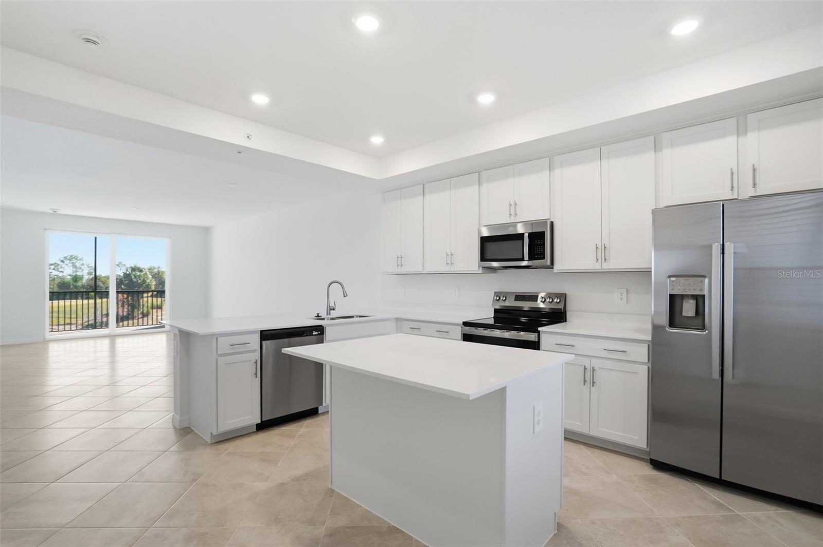 19116 SCALLOP LOOP #305, LAKEWOOD RANCH, FL, 34211