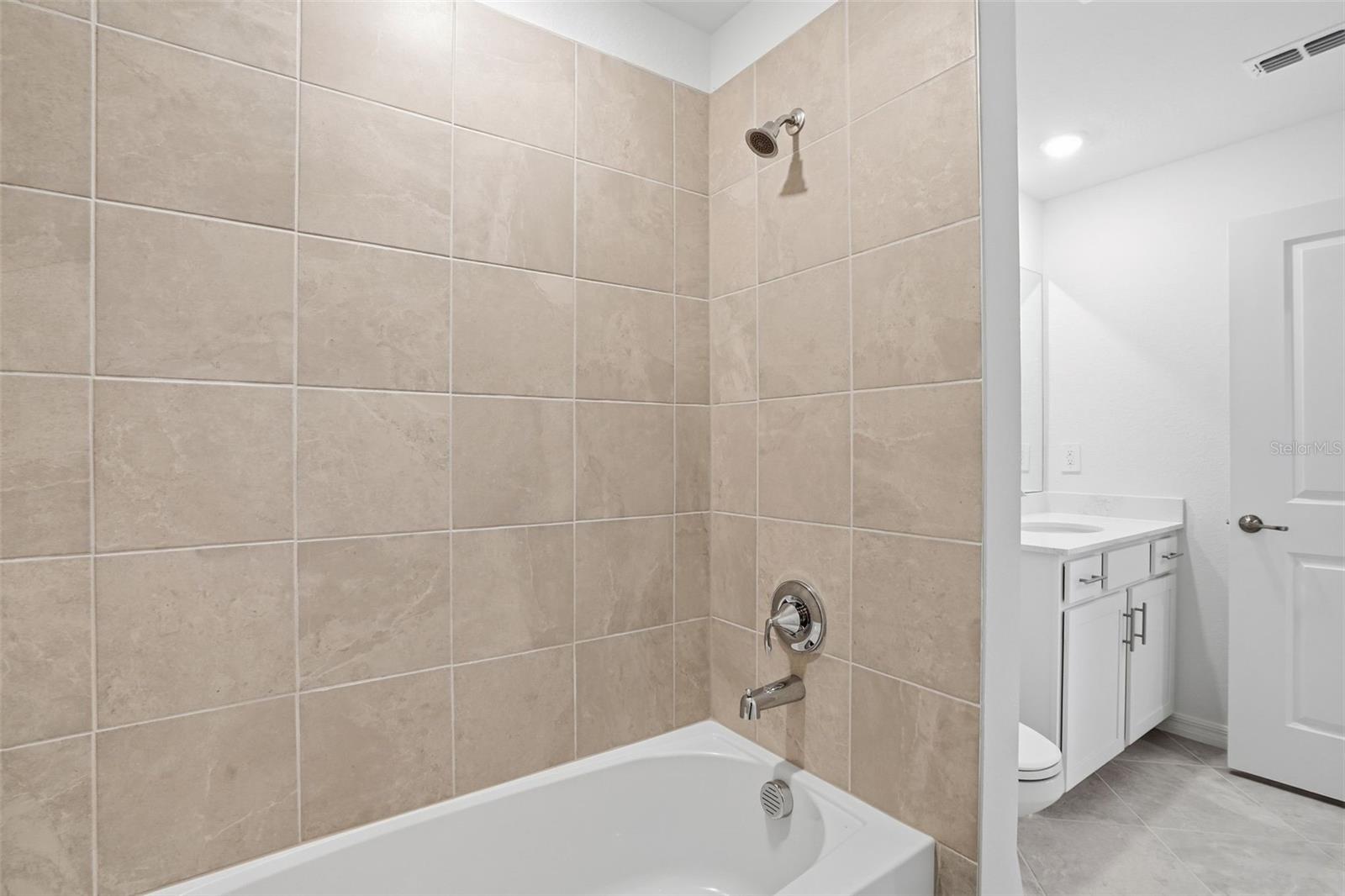 19116 SCALLOP LOOP #305, LAKEWOOD RANCH, FL, 34211