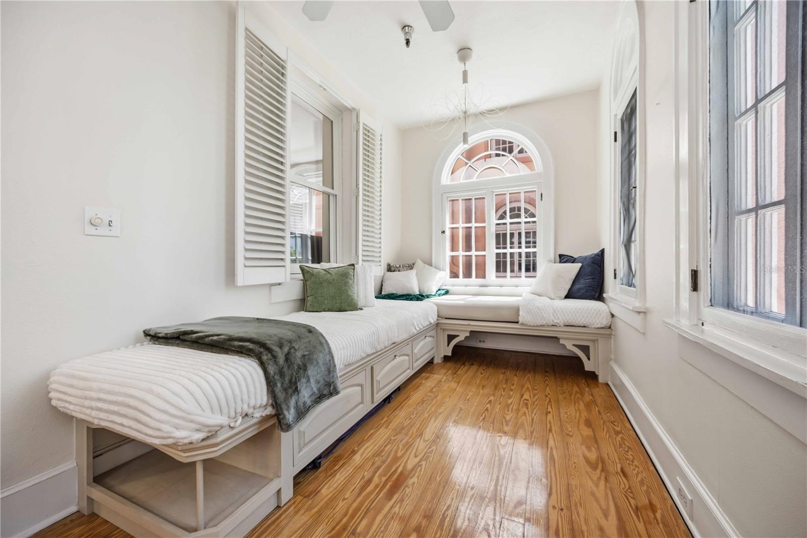 1221 N PALM AVE #203, SARASOTA, FL, 34236