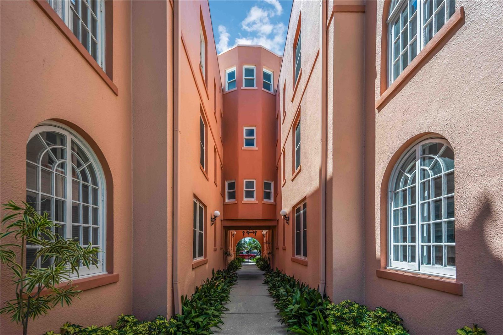 1221 N PALM AVE #203, SARASOTA, FL, 34236