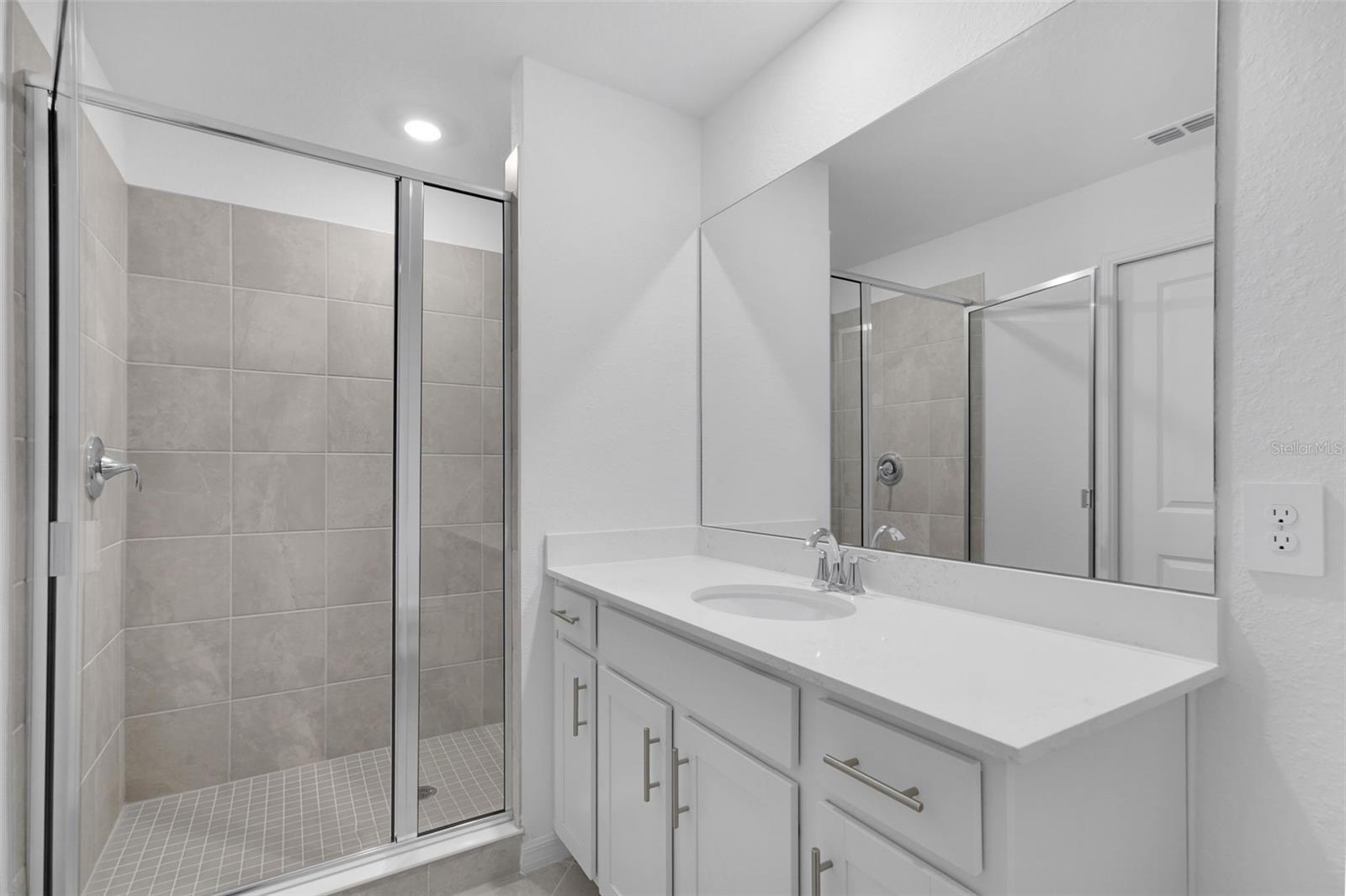 19116 SCALLOP LOOP #302, LAKEWOOD RANCH, FL, 34211