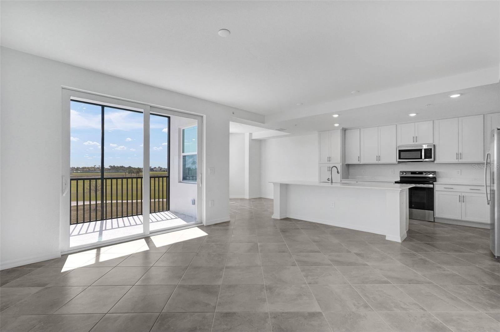 19116 SCALLOP LOOP #302, LAKEWOOD RANCH, FL, 34211