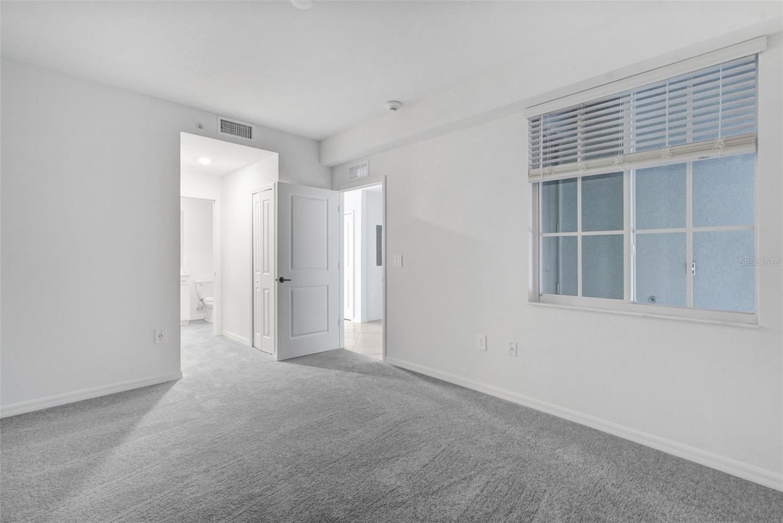 19116 SCALLOP LOOP #302, LAKEWOOD RANCH, FL, 34211