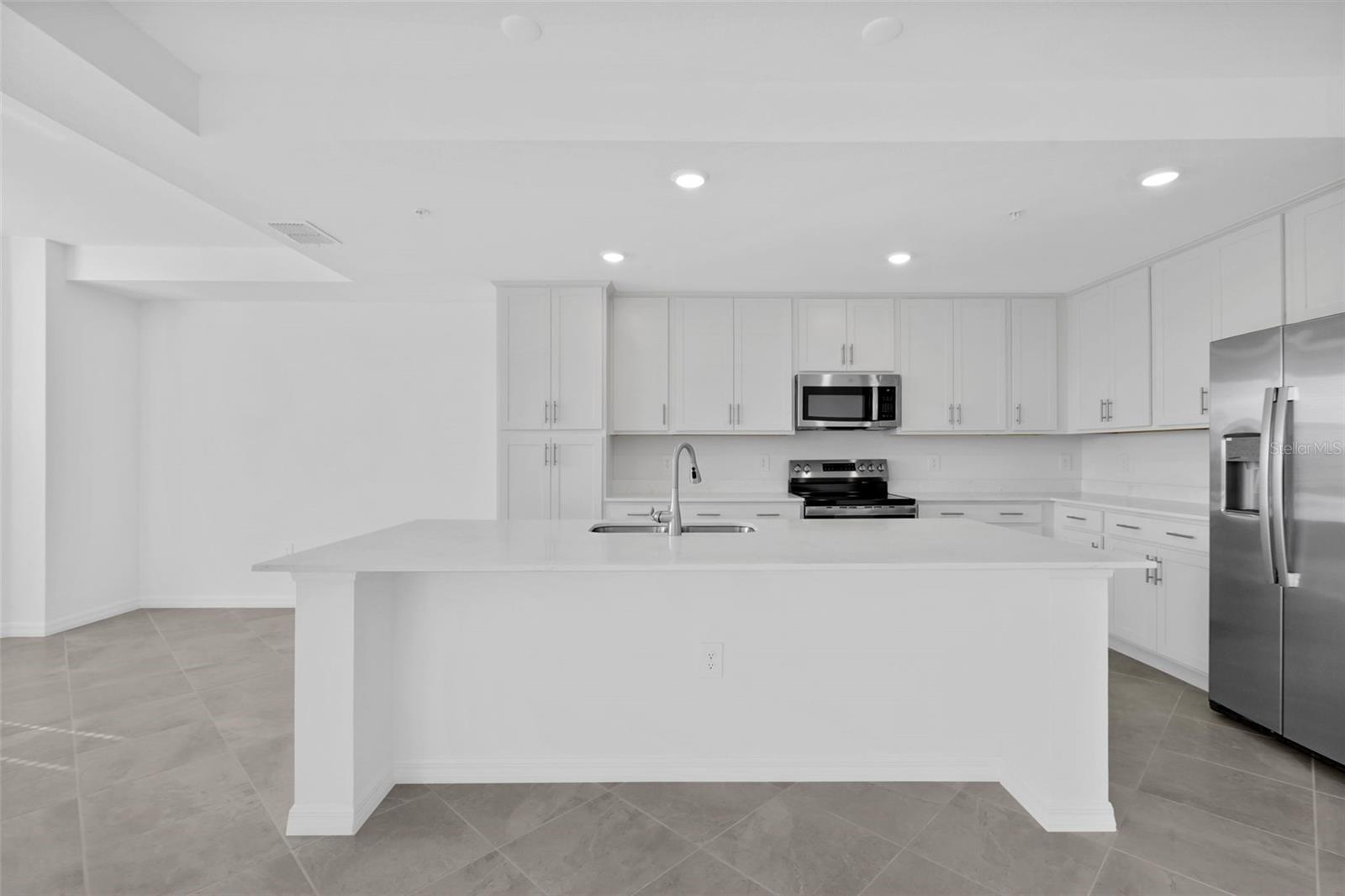 19116 SCALLOP LOOP #302, LAKEWOOD RANCH, FL, 34211