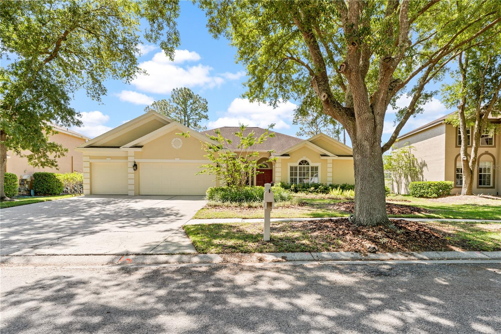 8715 HIDDEN GREEN LN, TAMPA, FL, 33647