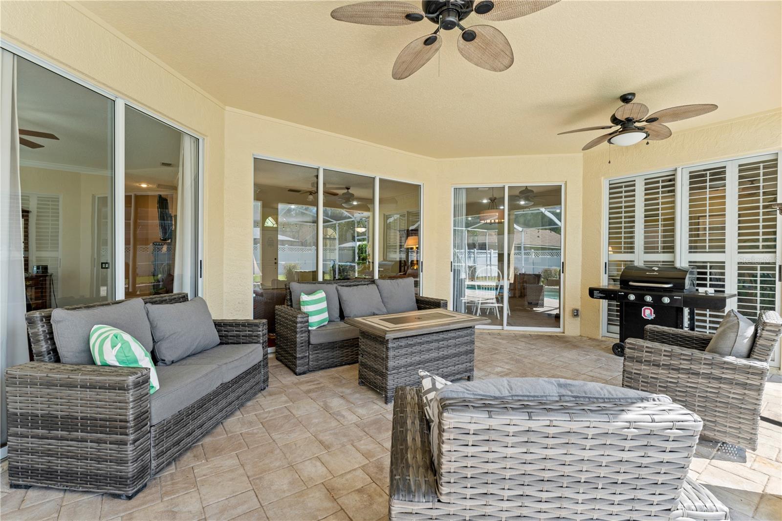 8715 HIDDEN GREEN LN, TAMPA, FL, 33647