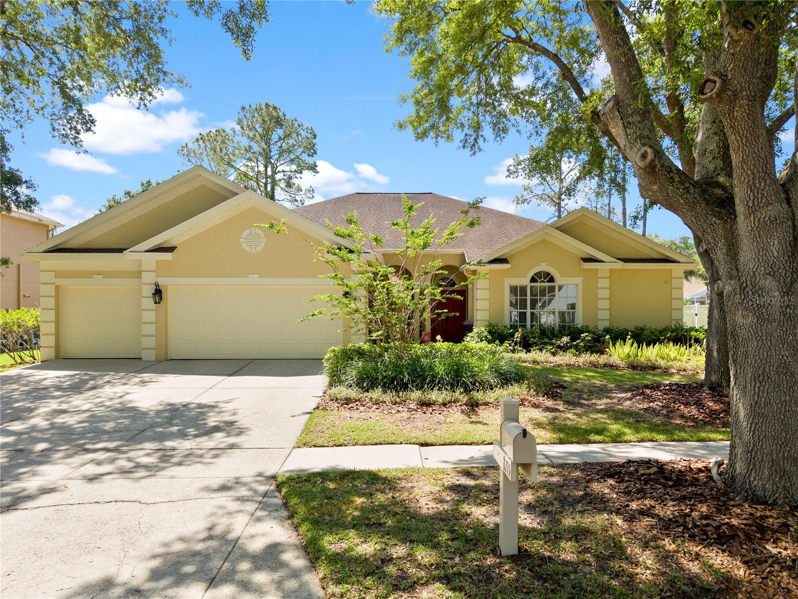 8715 HIDDEN GREEN LN, TAMPA, FL, 33647
