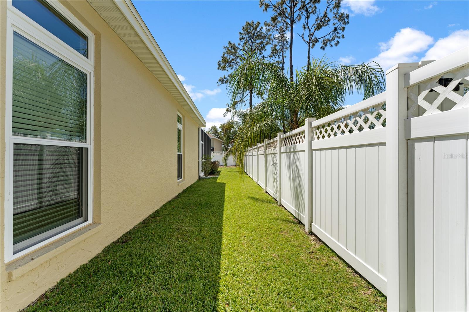 8715 HIDDEN GREEN LN, TAMPA, FL, 33647