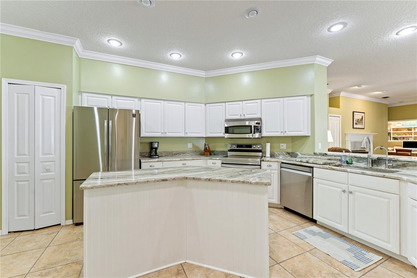 8715 HIDDEN GREEN LN, TAMPA, FL, 33647