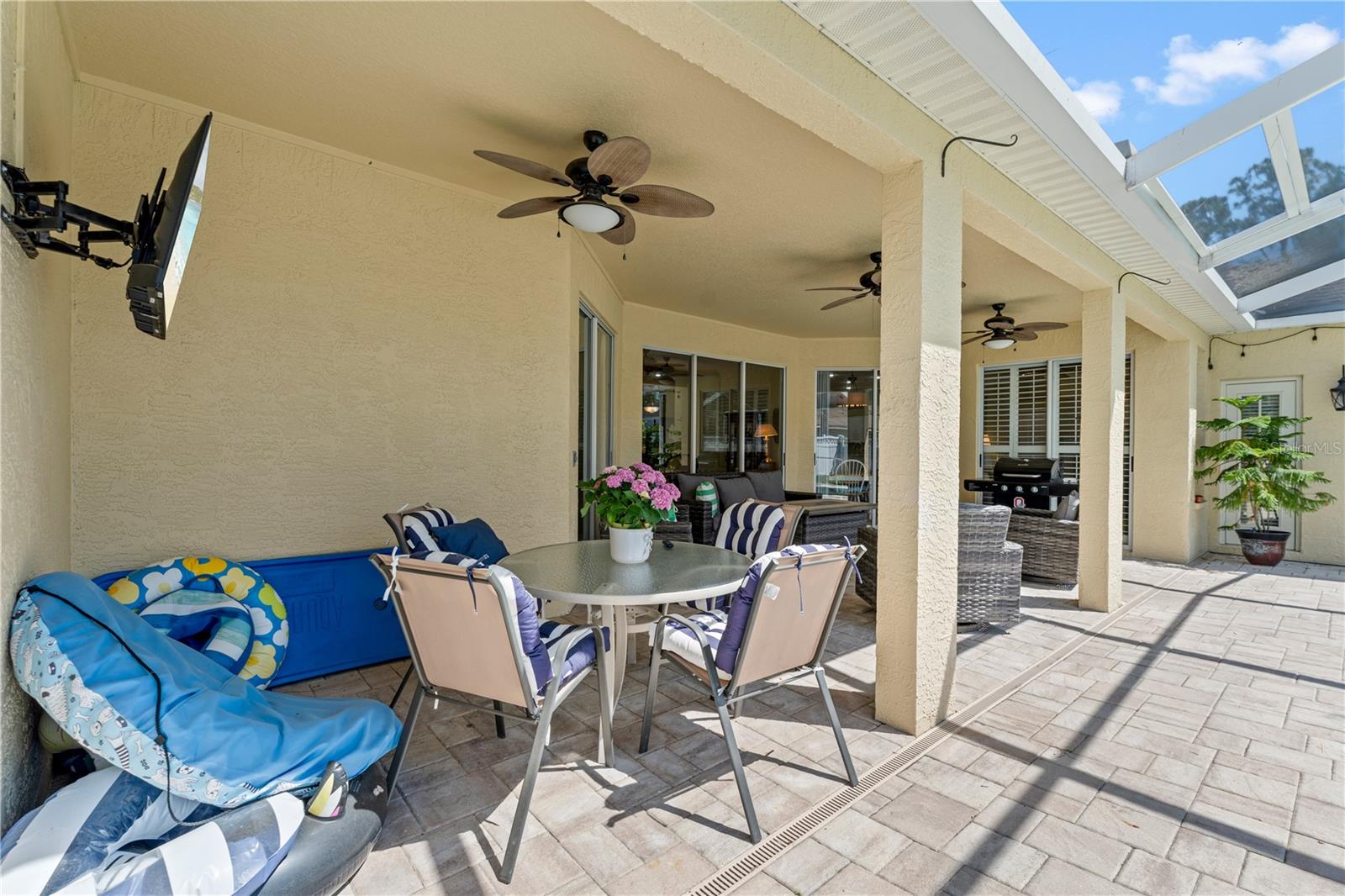 8715 HIDDEN GREEN LN, TAMPA, FL, 33647