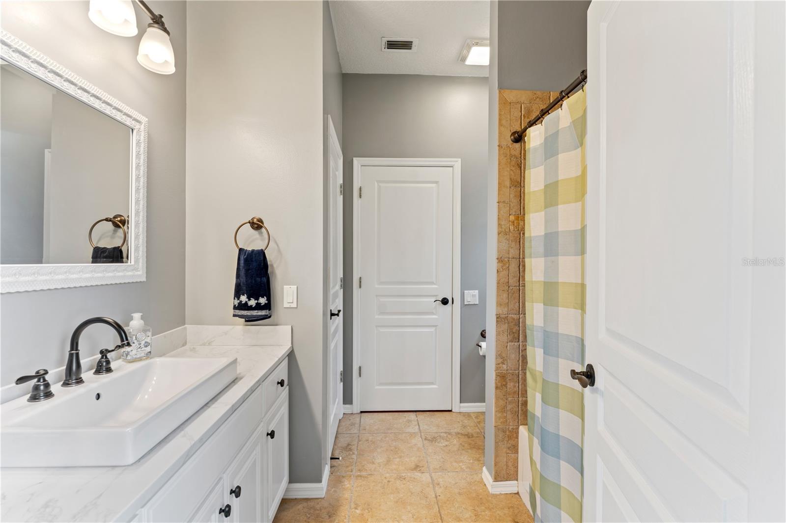 8715 HIDDEN GREEN LN, TAMPA, FL, 33647