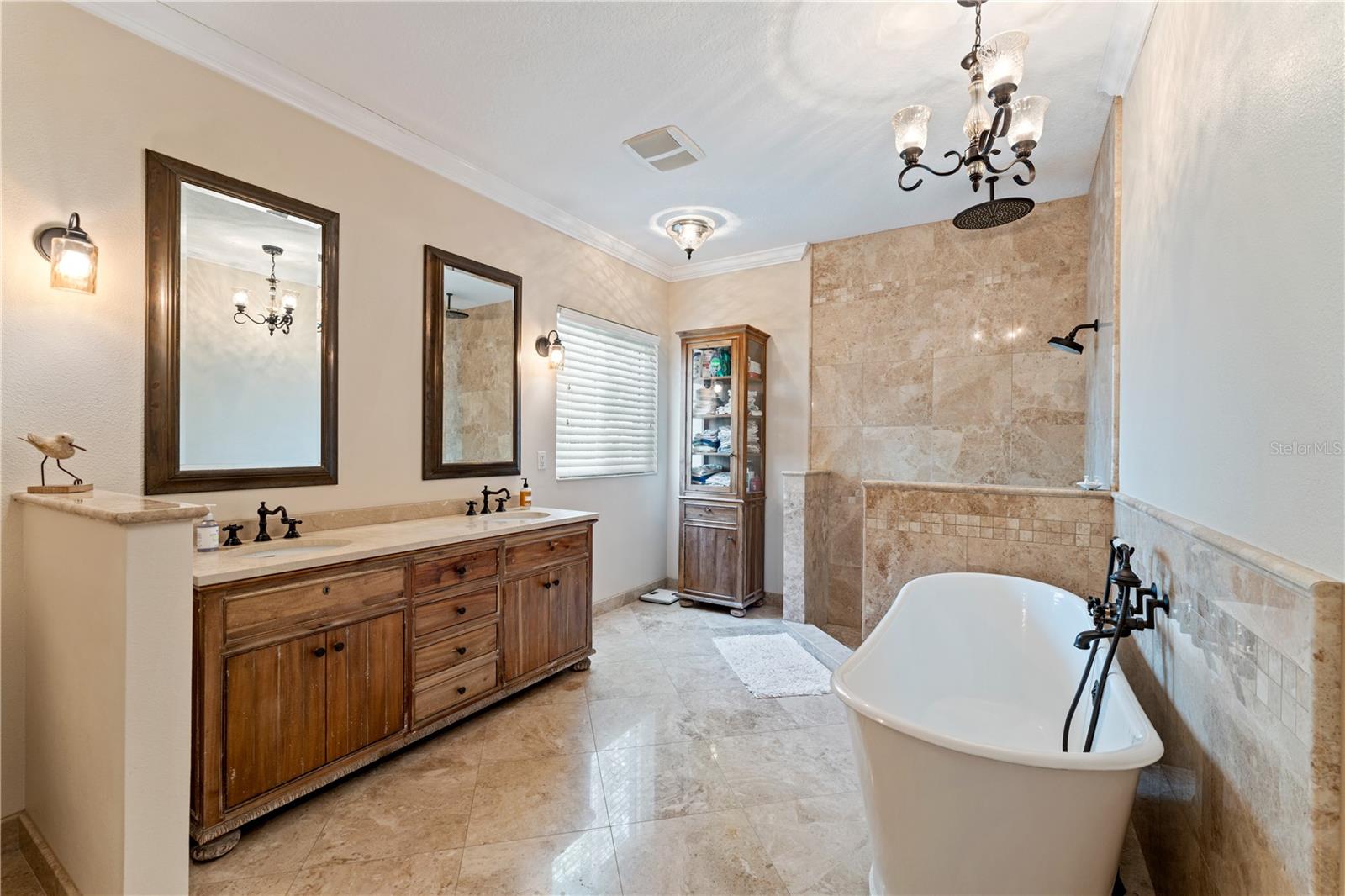 8715 HIDDEN GREEN LN, TAMPA, FL, 33647