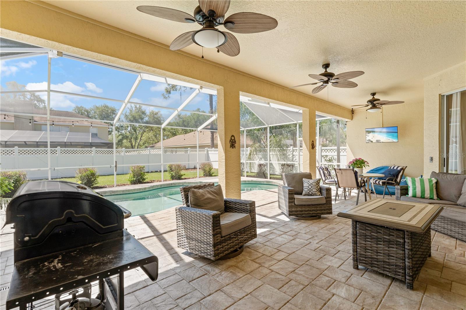 8715 HIDDEN GREEN LN, TAMPA, FL, 33647