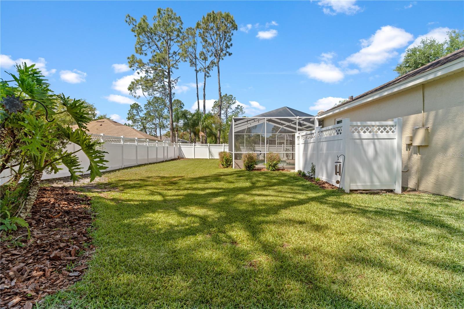 8715 HIDDEN GREEN LN, TAMPA, FL, 33647