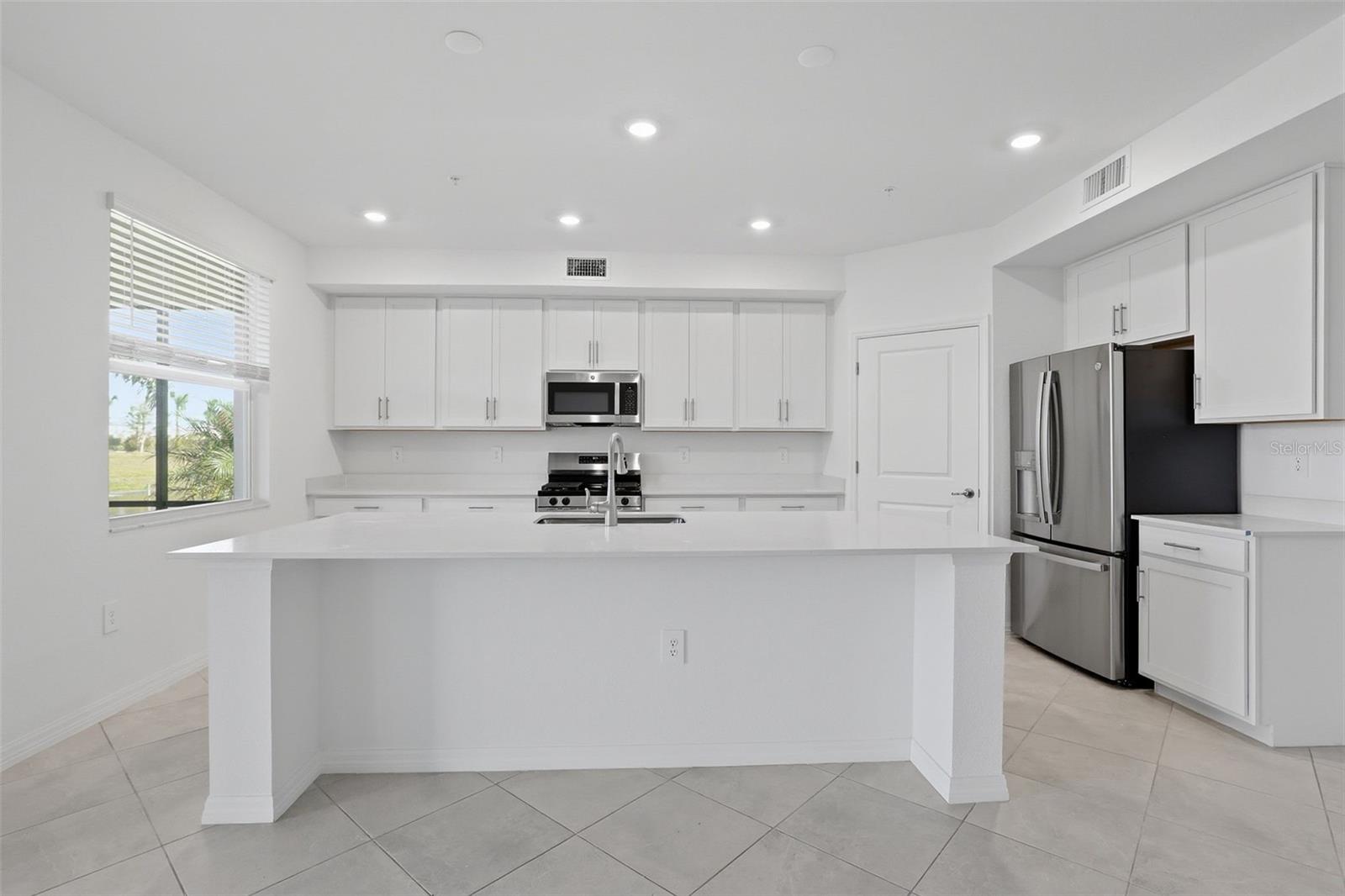 19227 CHERRYSTONE WAY #101, LAKEWOOD RANCH, FL, 34211