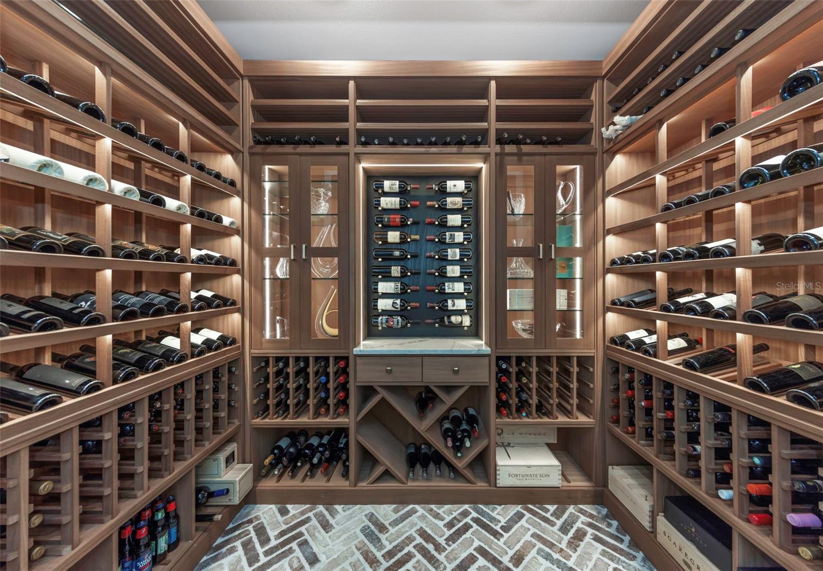 4028 ROCKY SHORES DR, TAMPA, FL, 33634