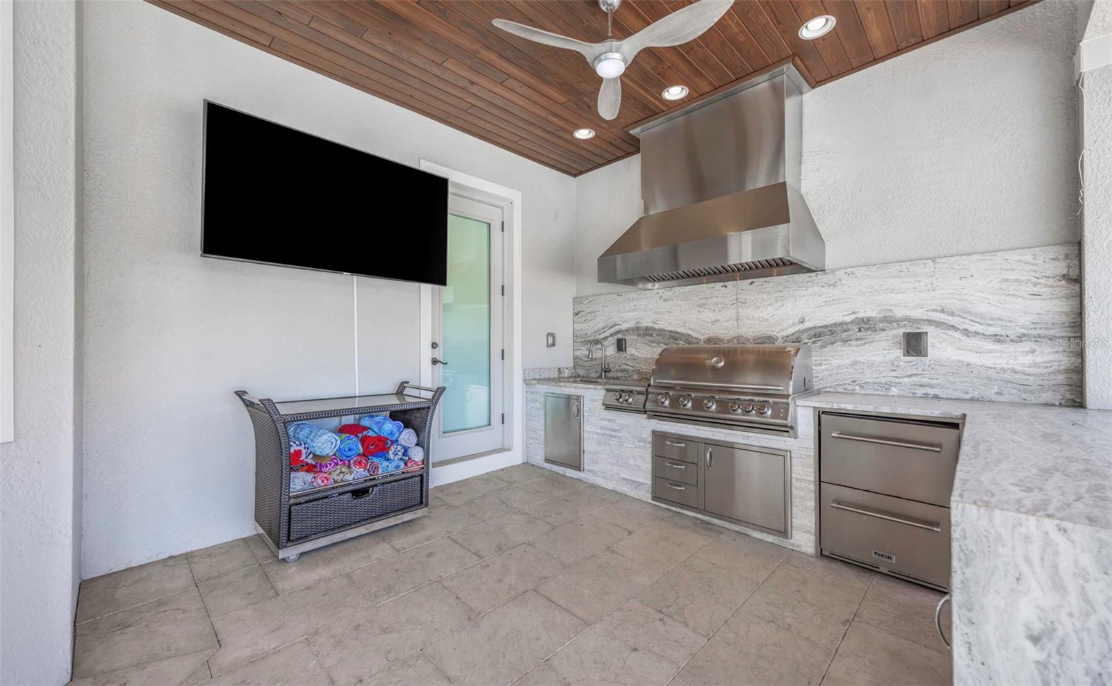 4028 ROCKY SHORES DR, TAMPA, FL, 33634