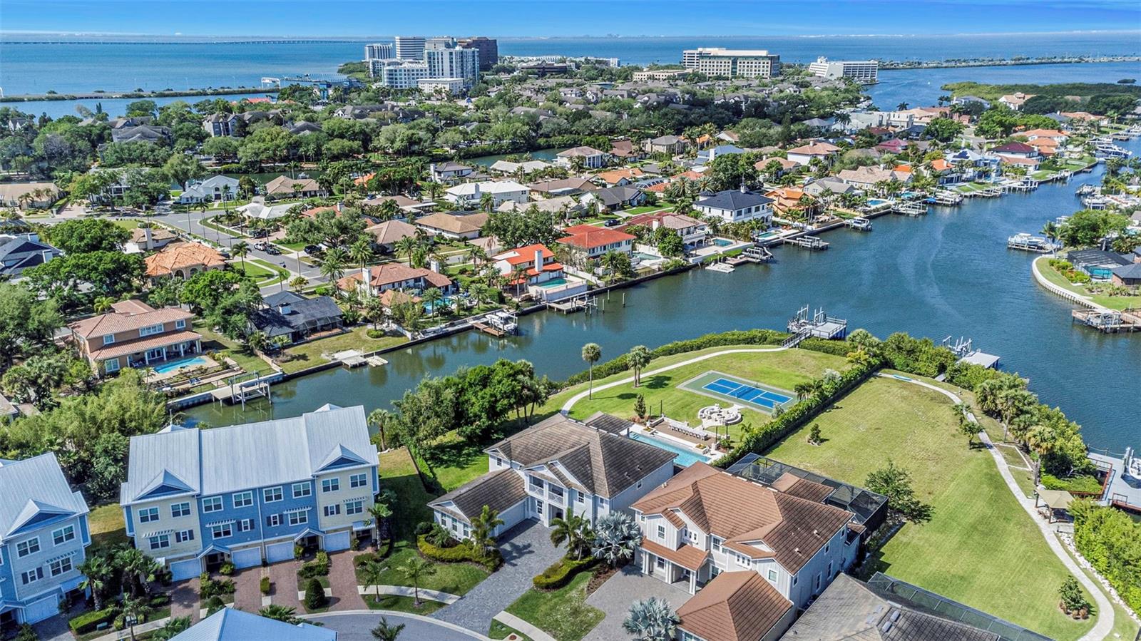 4028 ROCKY SHORES DR, TAMPA, FL, 33634